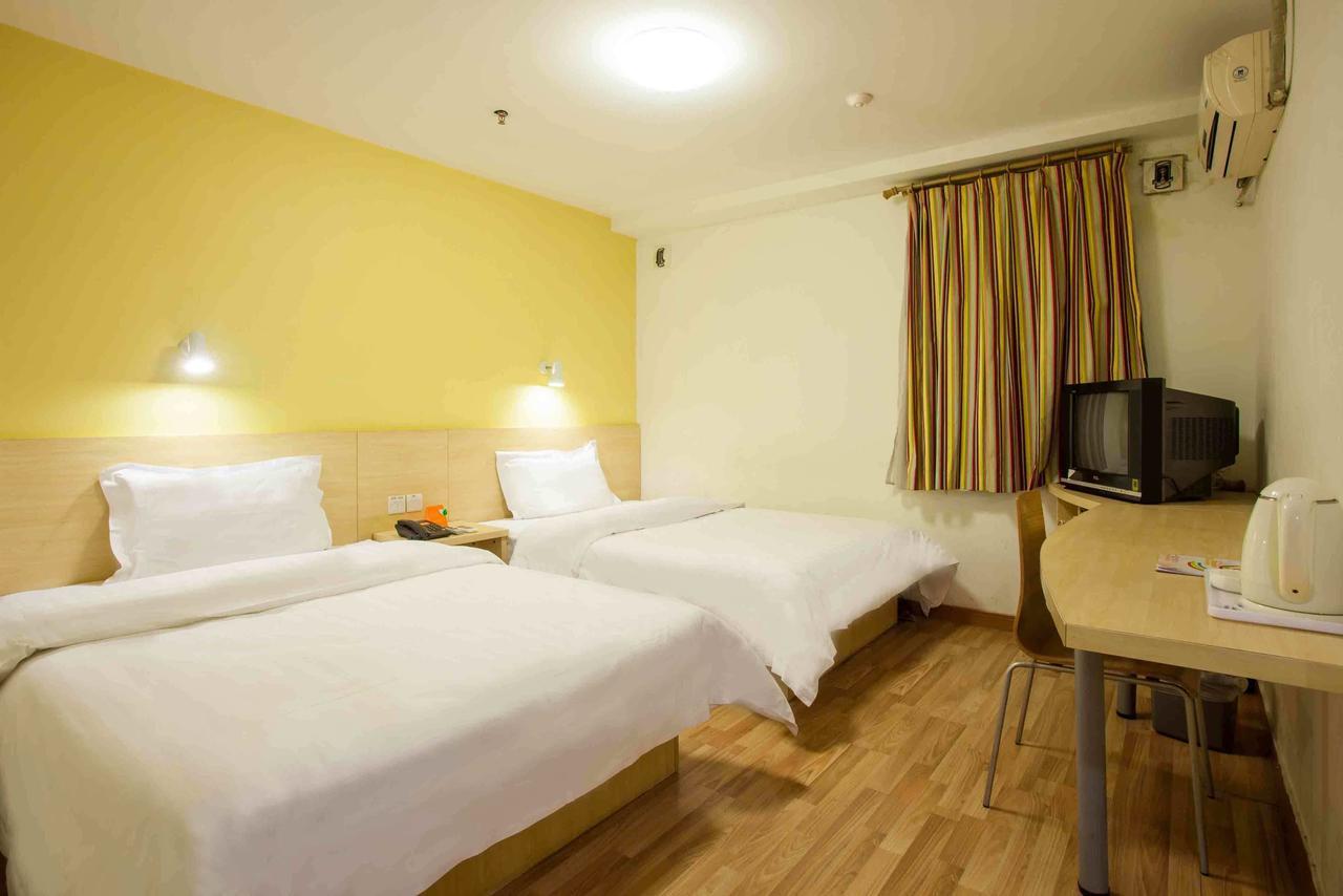7Days Inn Wuhan Airport Panlong City Eksteriør billede
